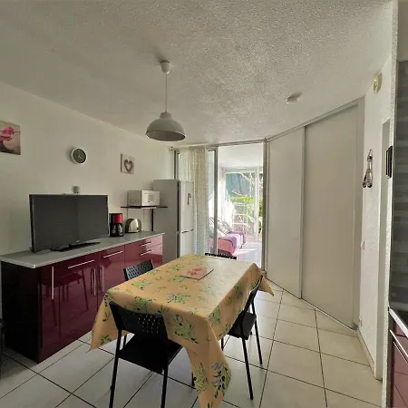 T2 Rdc Avec Terrasse Sud, 4 Pers, Parking - Fr-1-307-187 Apartmán